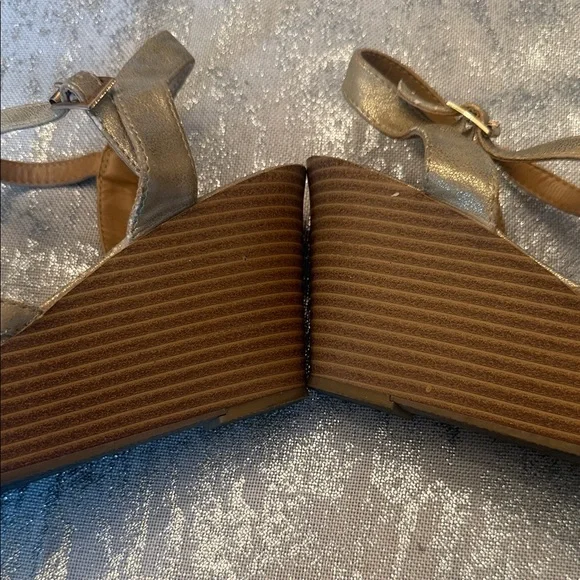 G.H. Bass & Co. Gold Strappy Sandals - Picture 5 of 6